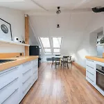 Loft Supreme By Northside Apartment